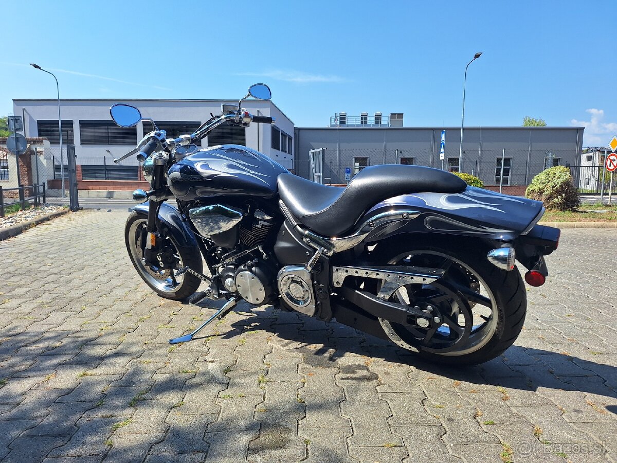 Yamaha Warrior XV 1700
- 5