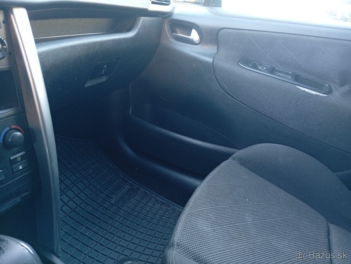 Peugeot 207 1.6 HDi GT 80 kW - 5