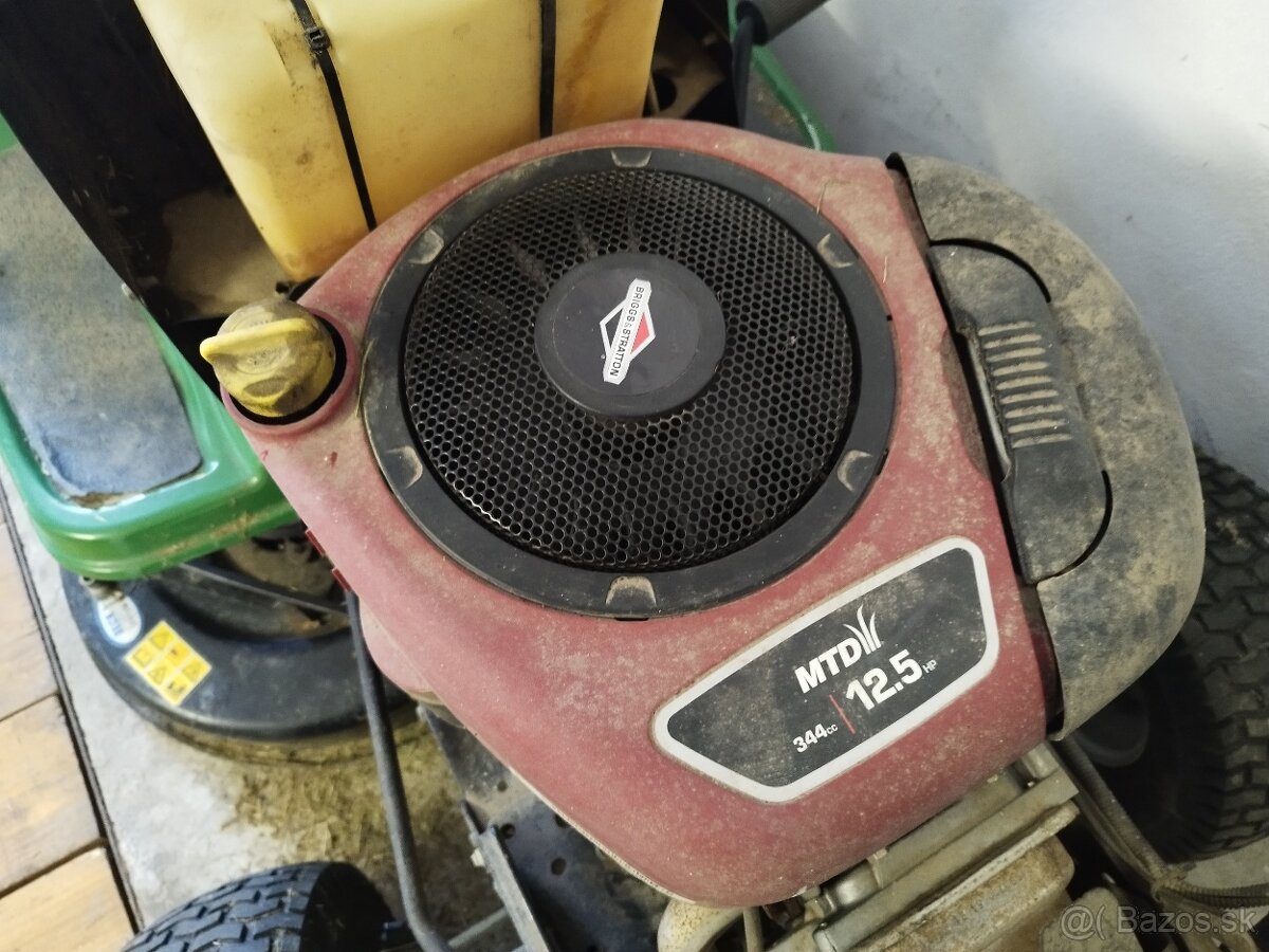 Traktorová kosačka John Deere - 5