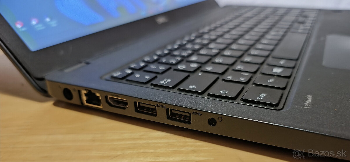 Notebook DELL Latitude 3580 - i5 / SSD / AMD grafika - 5