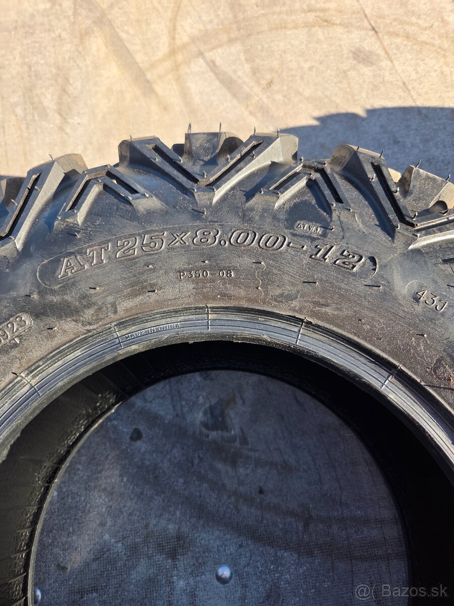 Predám na štvorkolku pneumatiky