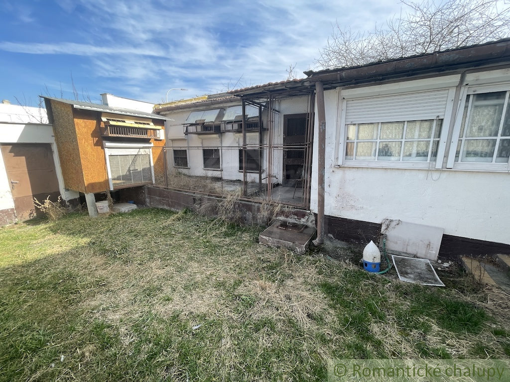 Trojizbový rodinný dom vo vyhľadávanej lokalite v Nových Z - 5