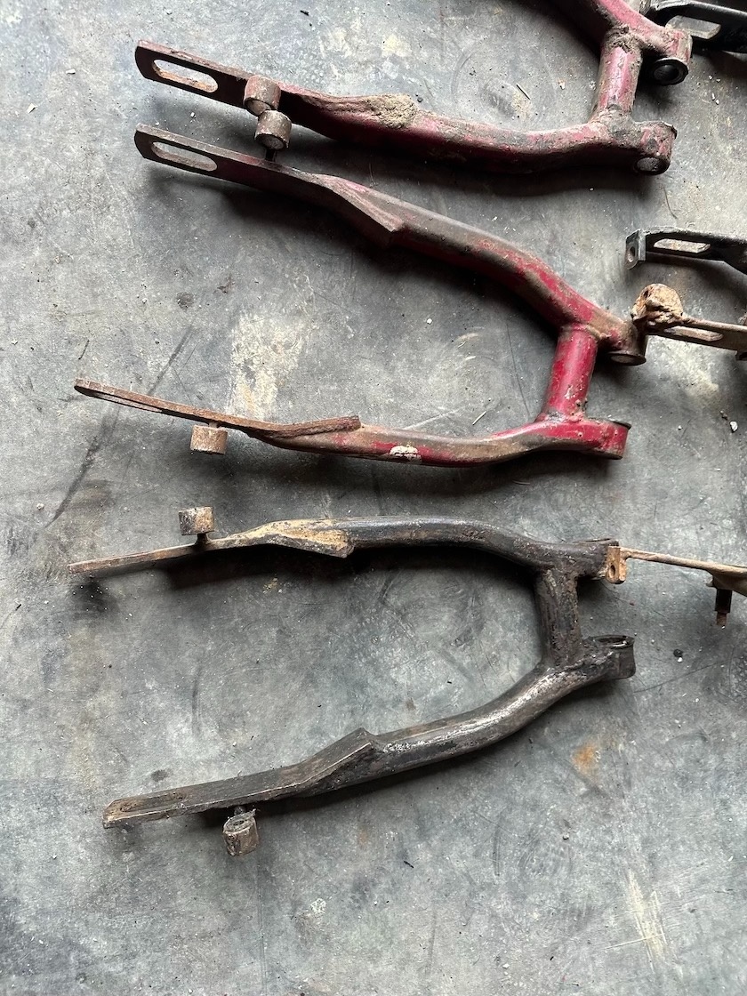 Predám zadná kyvná vidlica na motocykle JAWA ČZ 175 250 350 - 5