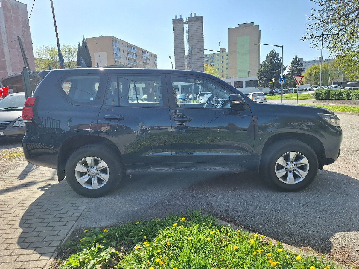 Toyota Land Cruiser 2.8 D-4D Trend A/T 4x4 - AJ NA SPLATKY