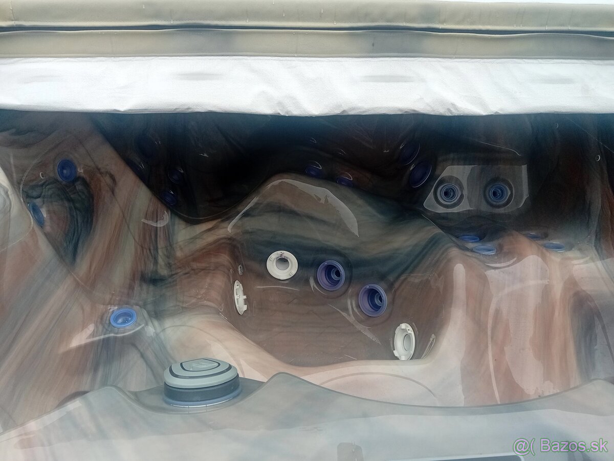 Vonkajšia vírivka plus sprcha - 5