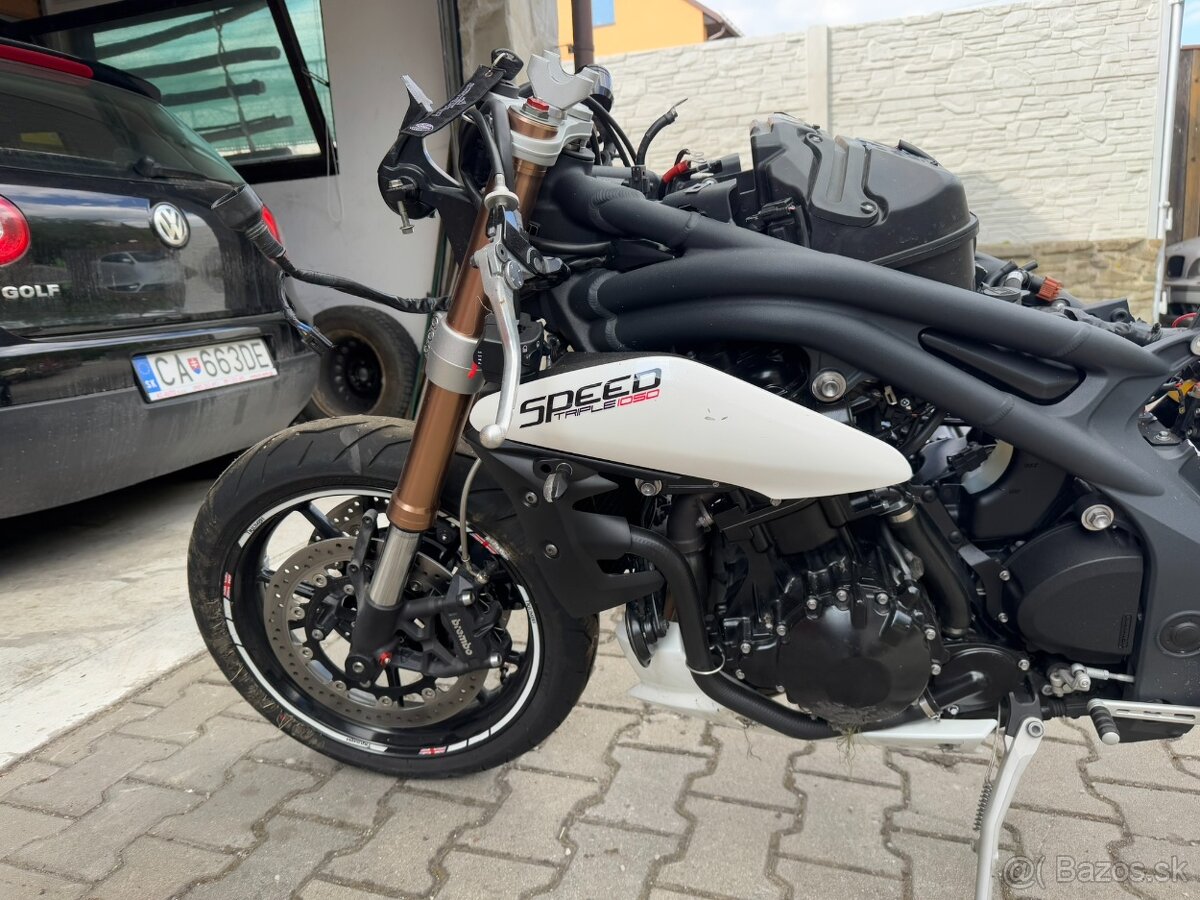 PADNUTÝ Triumph speed triple 1050 - 5