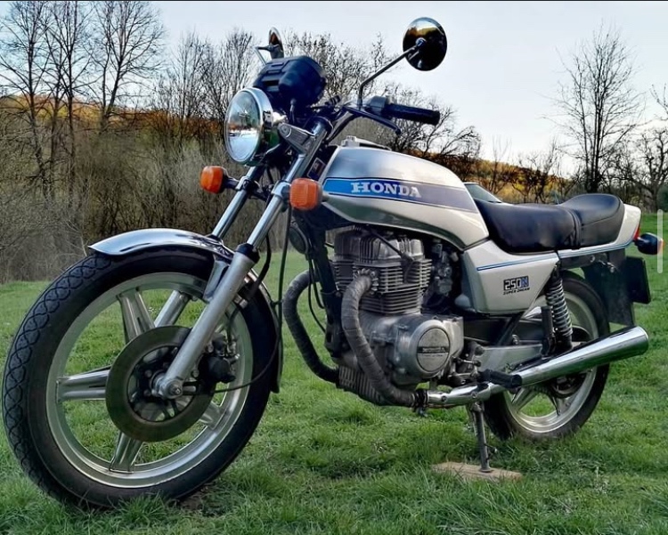 Honda CB250N