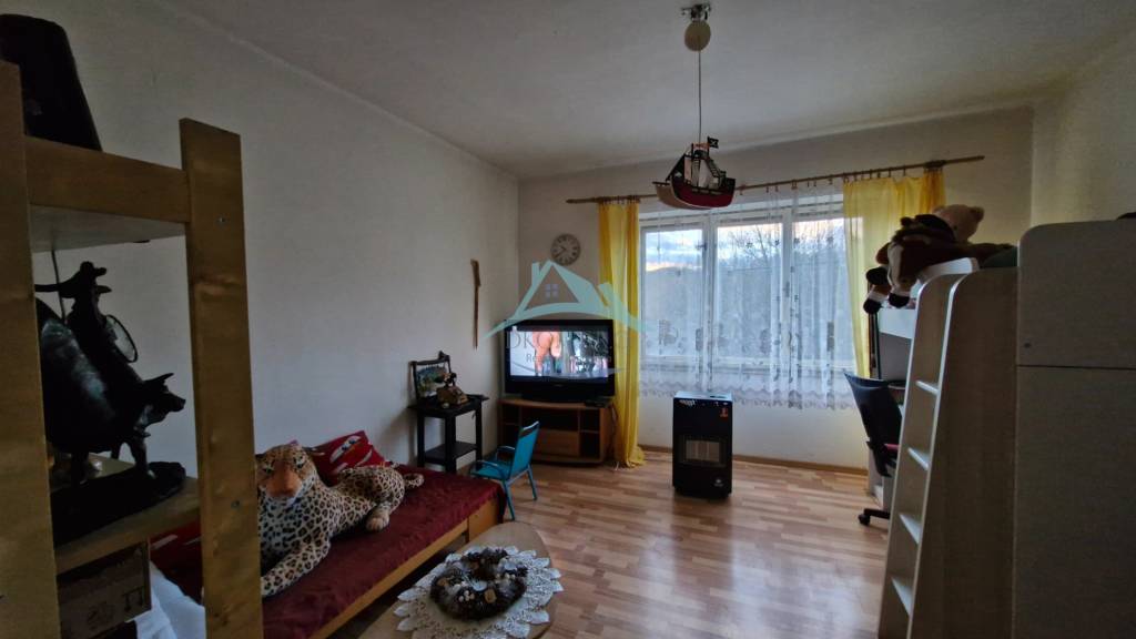 Rodinný dom s potenciálom na podnikanie v obci Malé Zlievce - 5