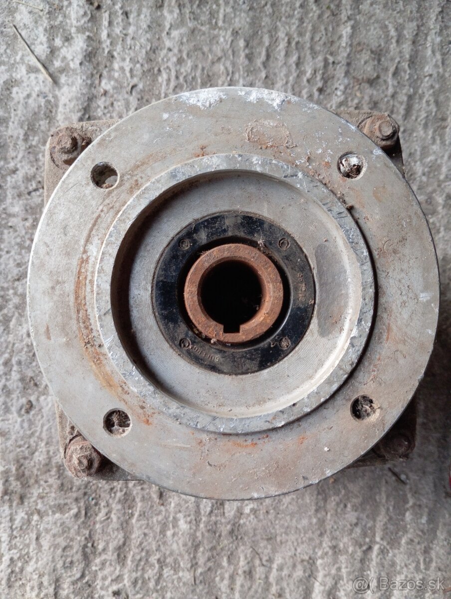 Elektromor s prevodovkou. - 5