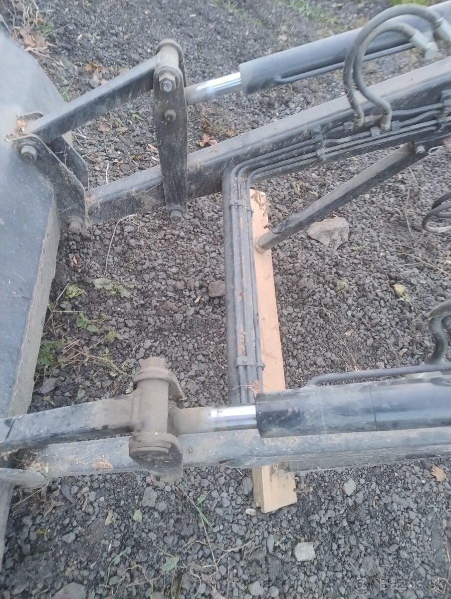 Nakladač České výroby na malotraktor - 5