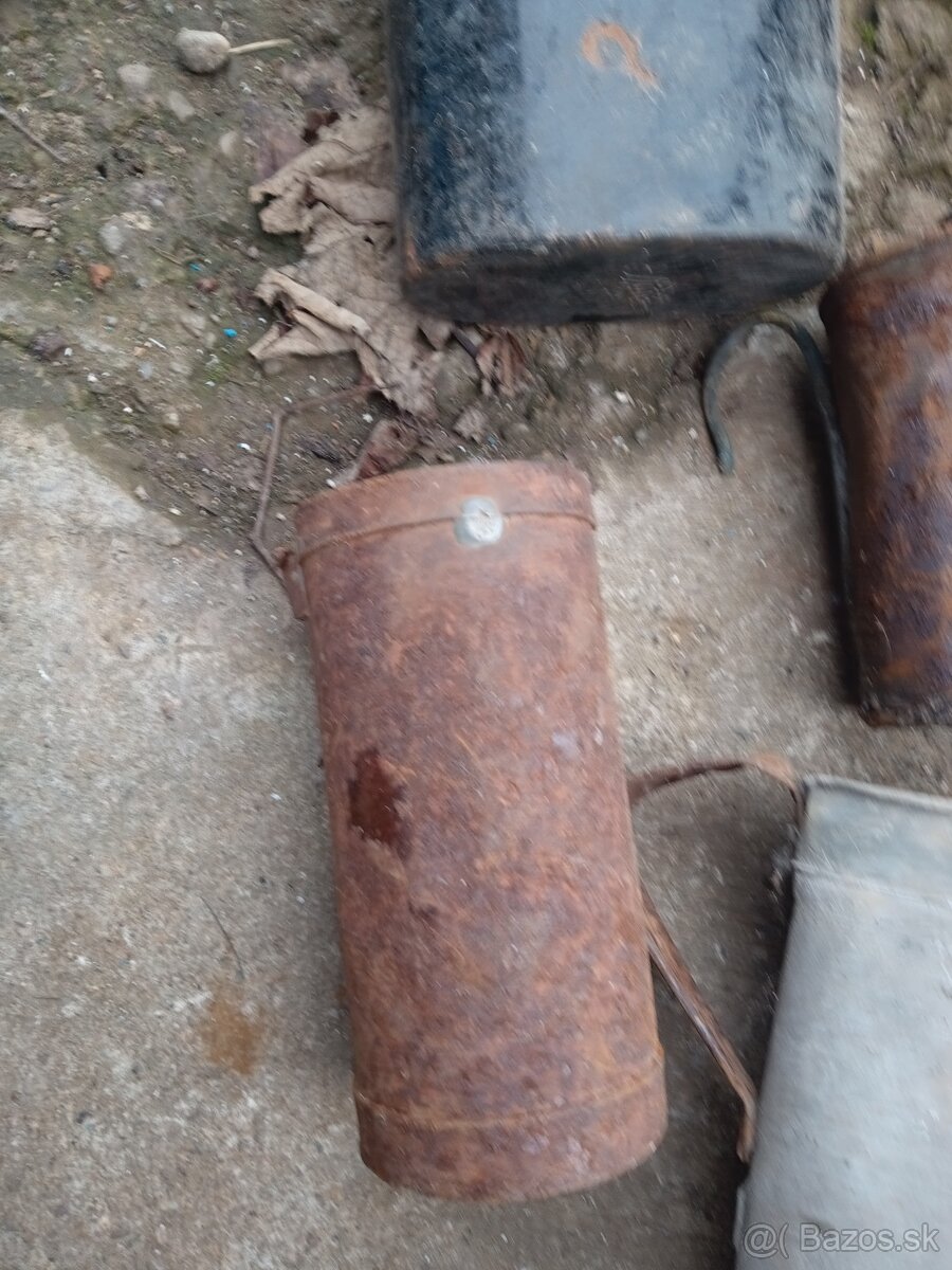 Olejničky.kopyto.nadoby.zamky - 5