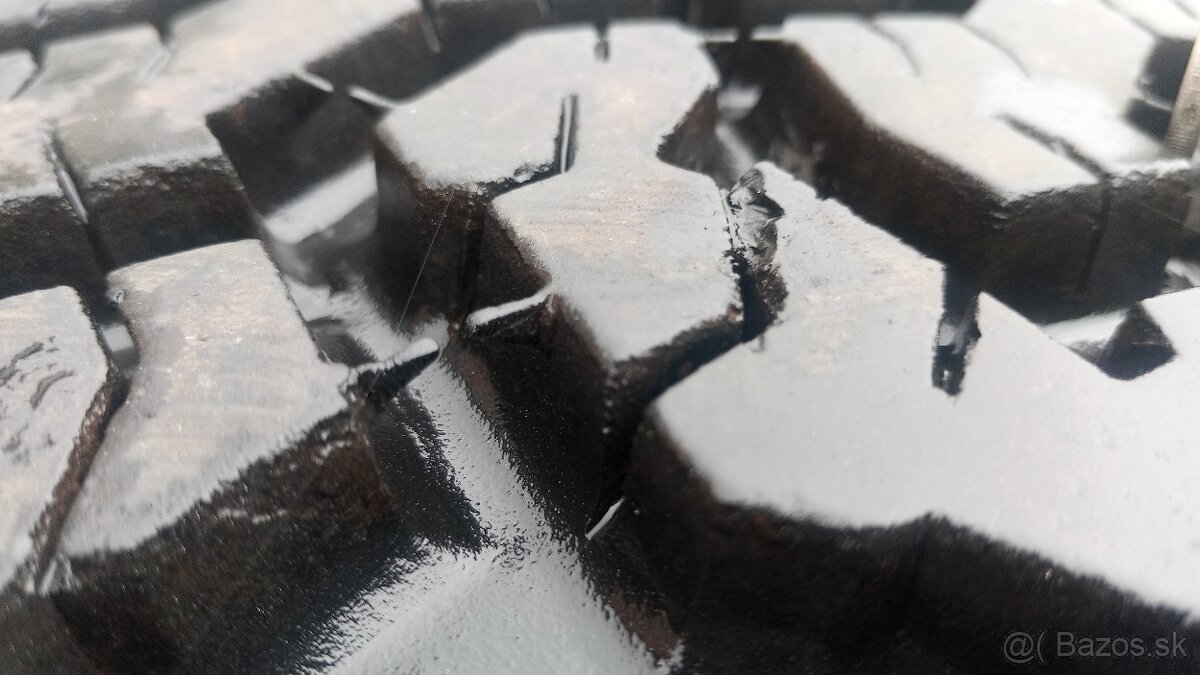 Bf goodrich All tereain 285/70/17 - 5