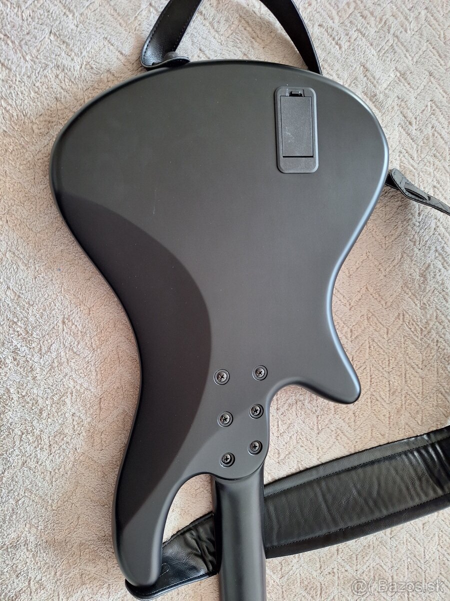 Basgitara Schecter Stiletto Stealth 4 - 5