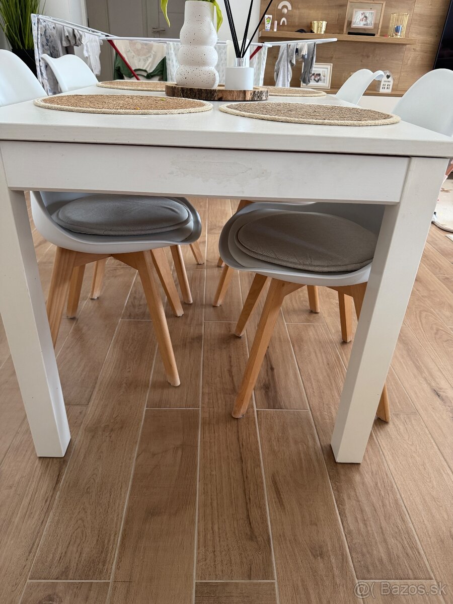 Predam jedálenský stôl so stoličkami - 5