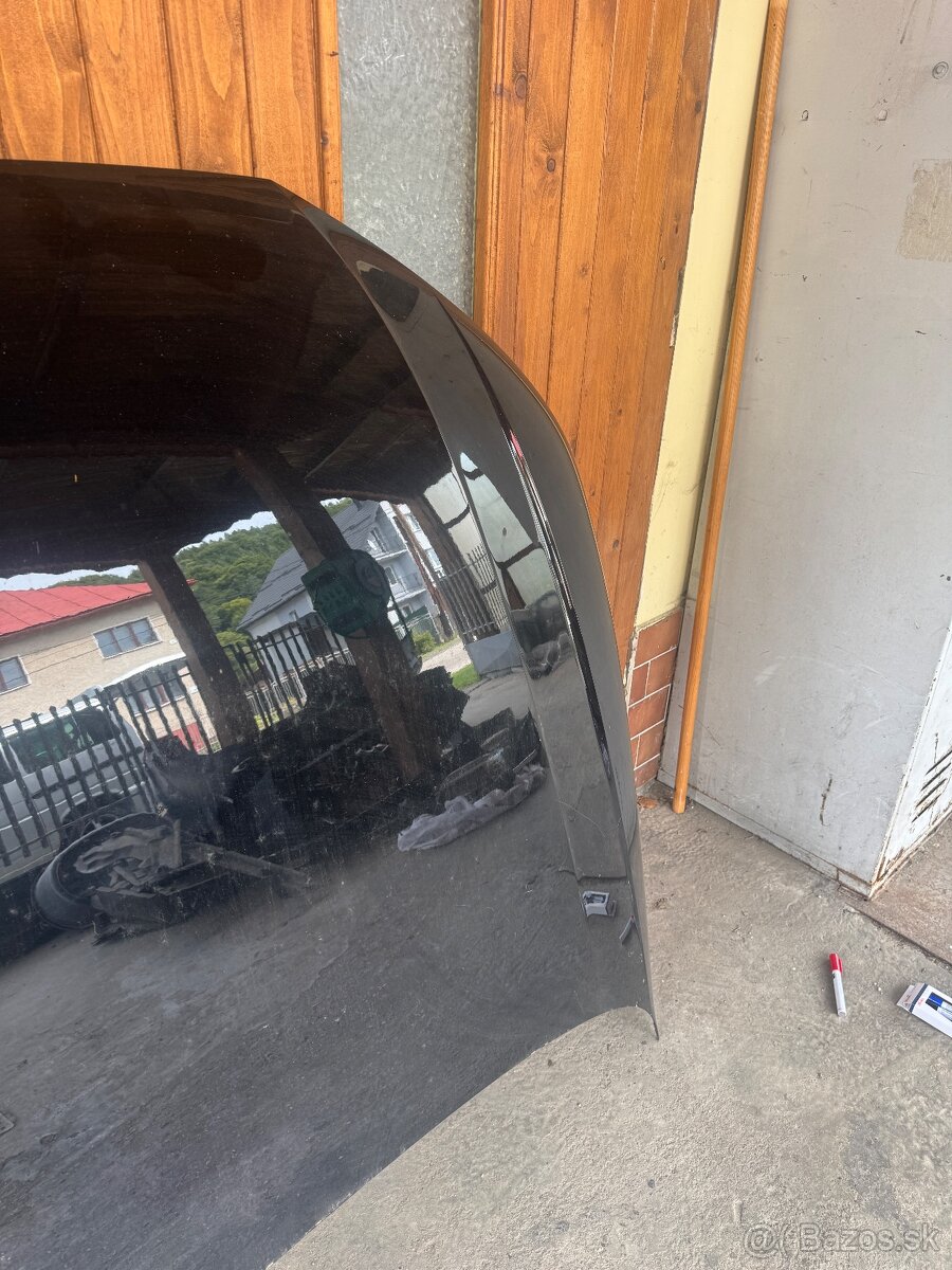 Audi A4 B9 2015- kapota - 5