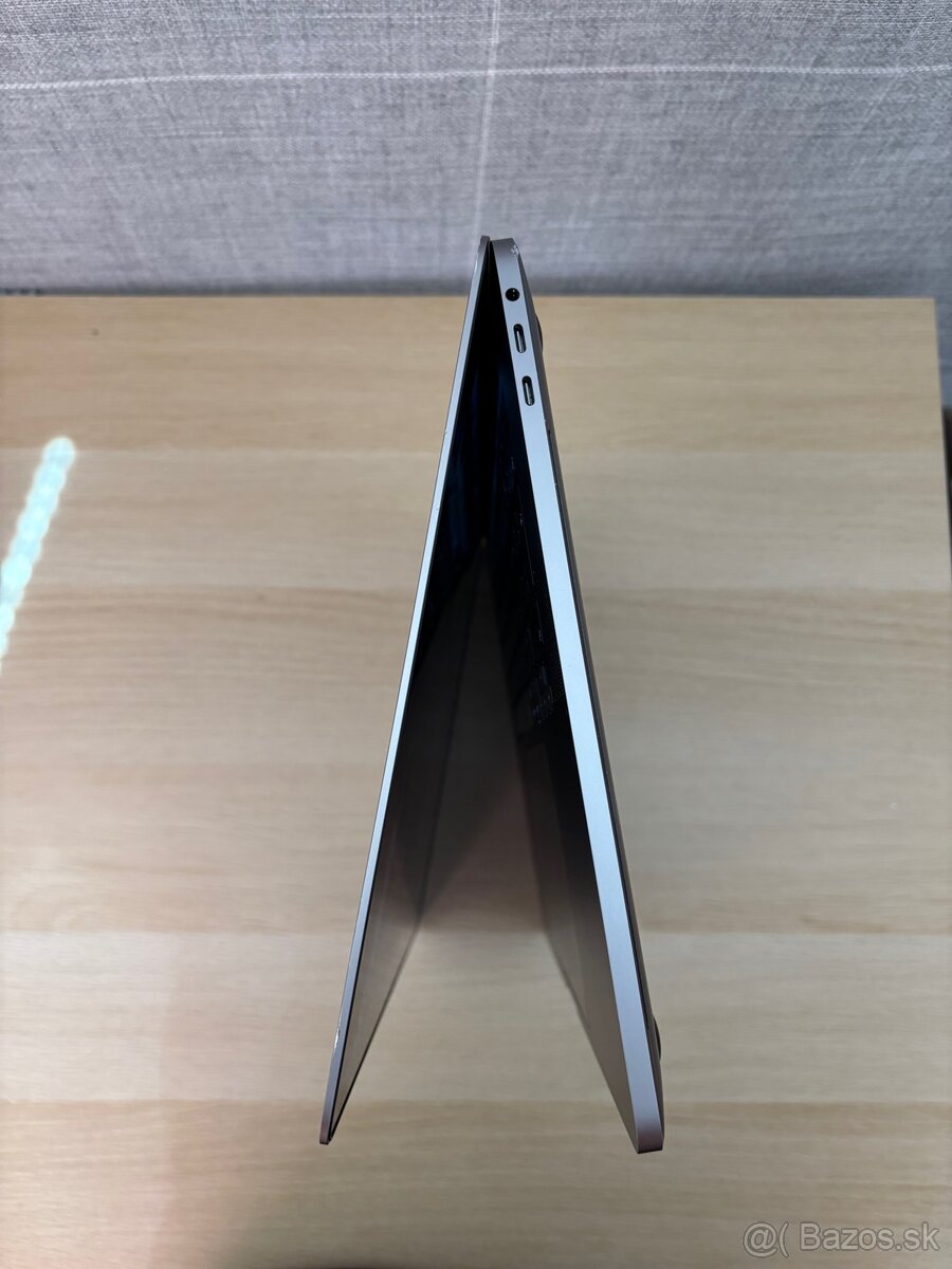 MacBook Pro 2019 16” CTO 64GB/1TB - 5