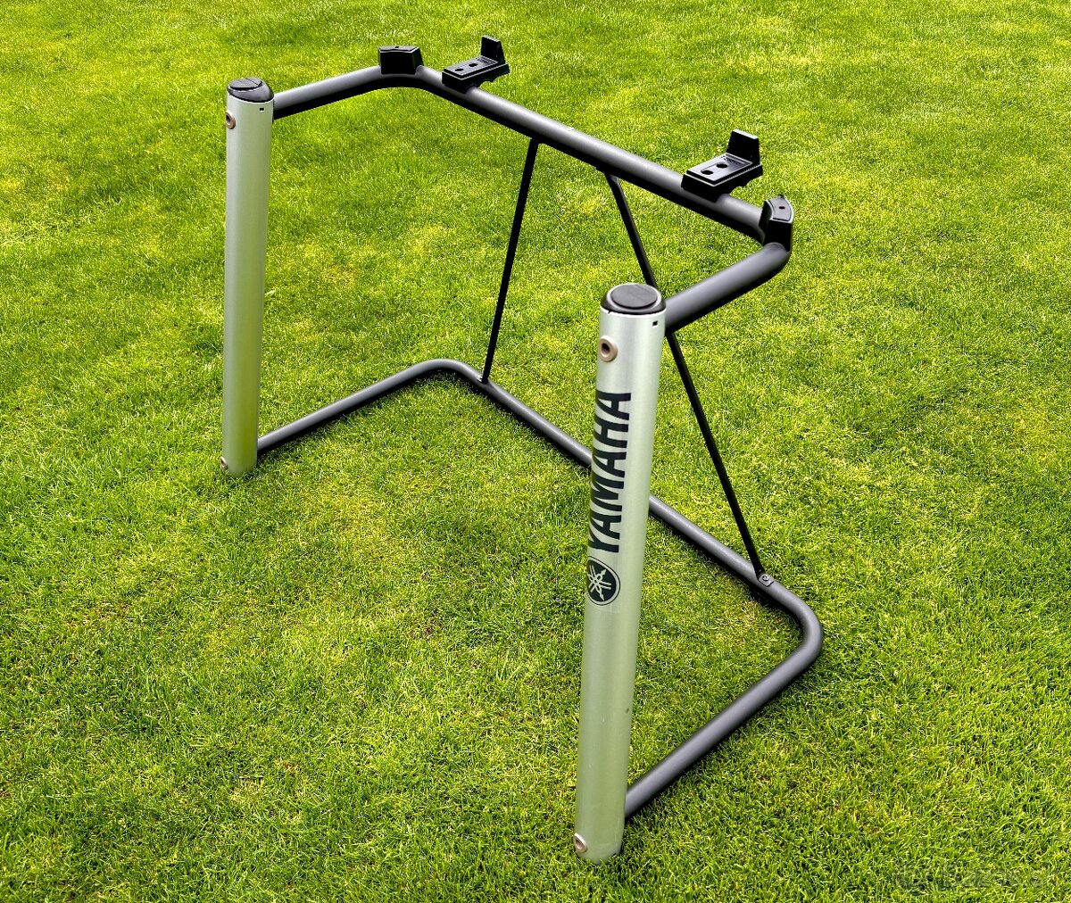 Predám stojan na klávesové nástroje YAMAHA L-7S - 5