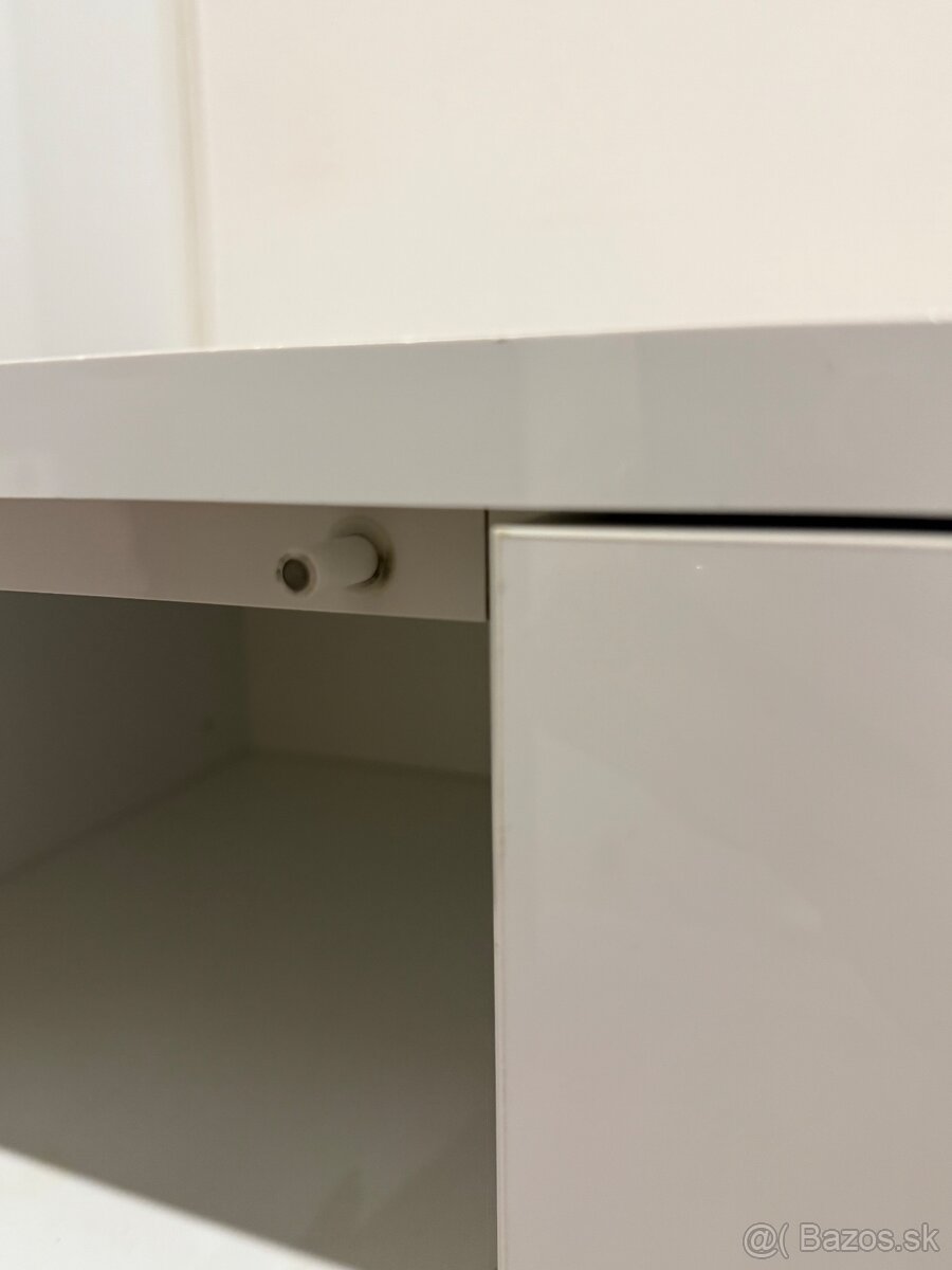 Botník a závesná stena biely lesk vyrábaný na mieru - 5