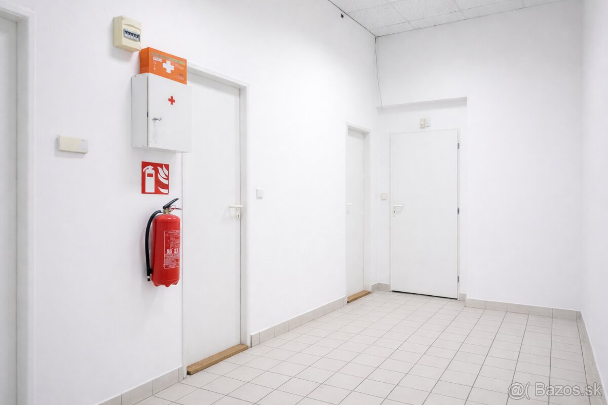 Prenajmem obchodné priestory – 70 m², centrum Púchova - 5