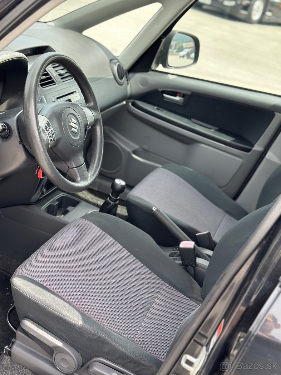 Suzuki SX4 1.6 Urban Line S pohonom 4x4 Swift yeti tiguan