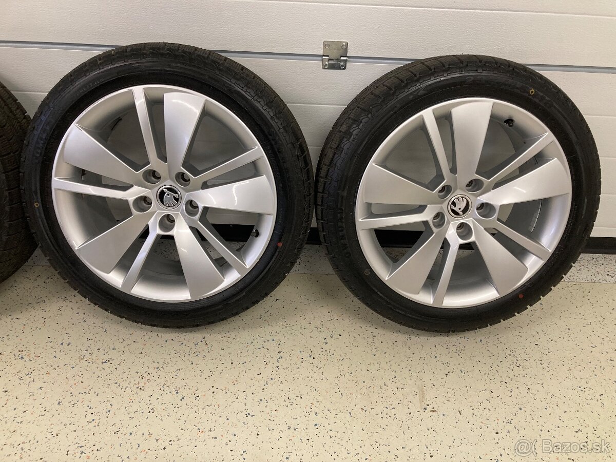 Zimná sada org ŠKODA 5x112 8J ET44 235/45 R18 - 5