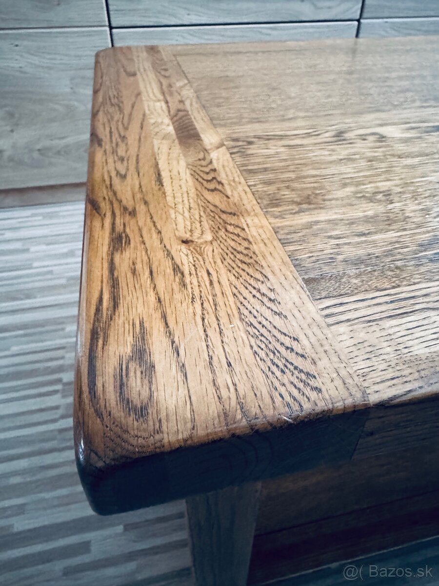 Predám masívny dubový stolík - 5