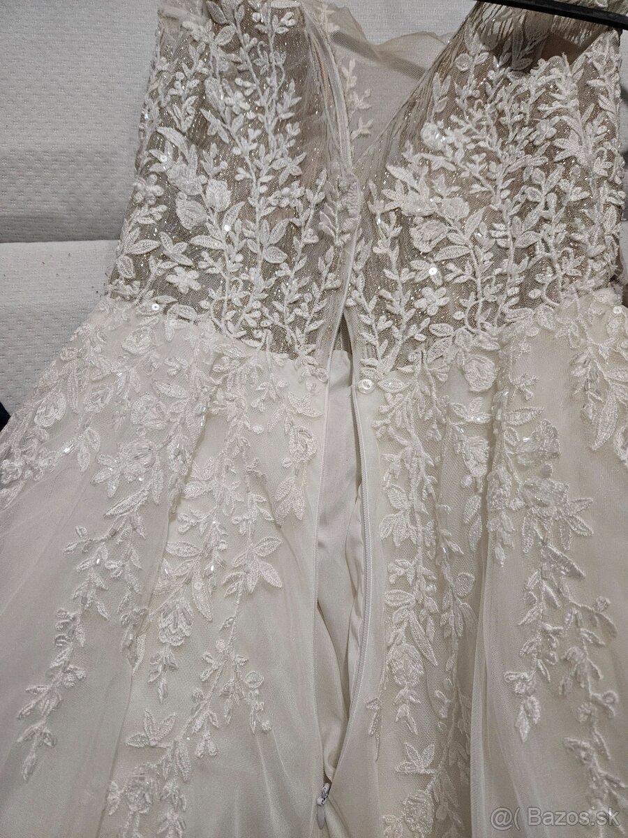Svadobné šaty s lístočkami - 5