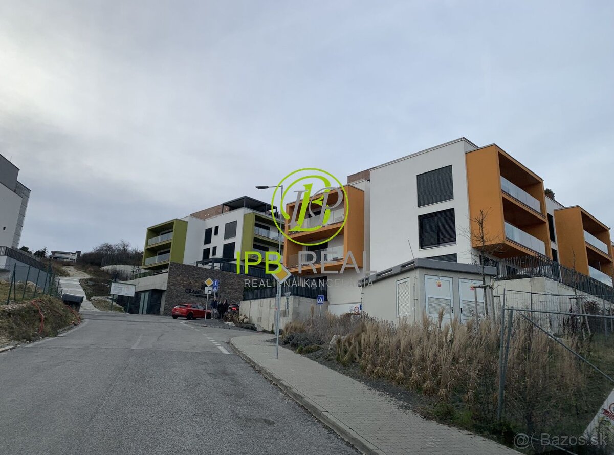 Garážové státie s pivničnou kobkou v projekte Grand Koliba v - 5