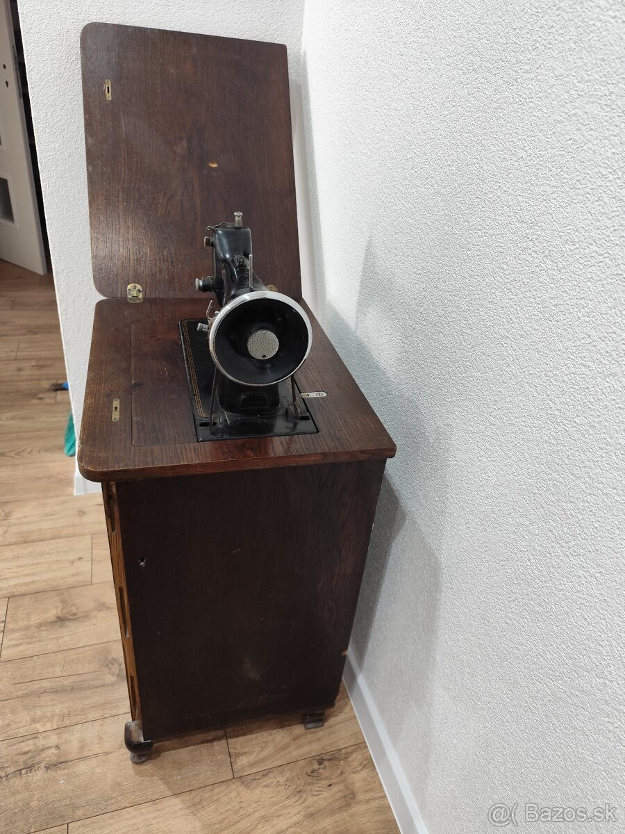 Starí šijací stroj Naumann - 5