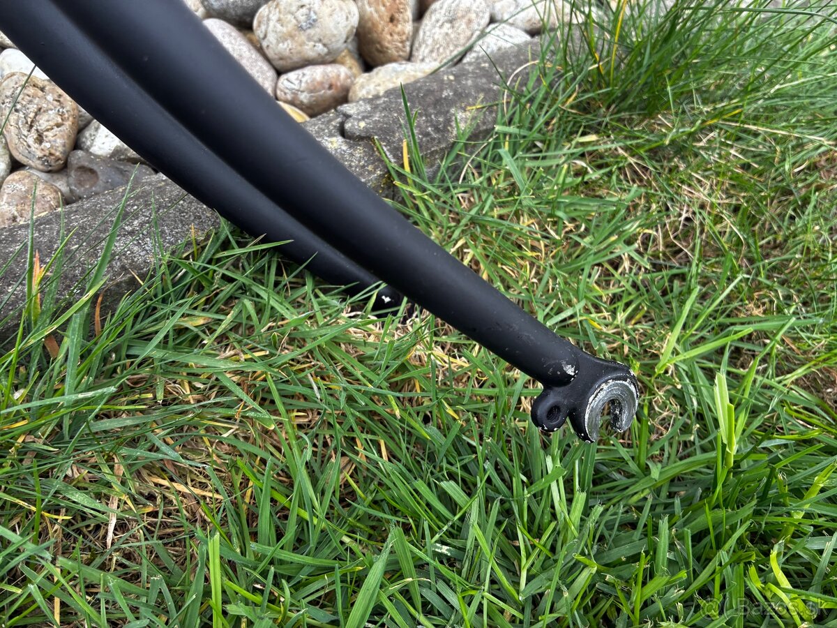 Ocelovy cestny ram s predstavcom - 5