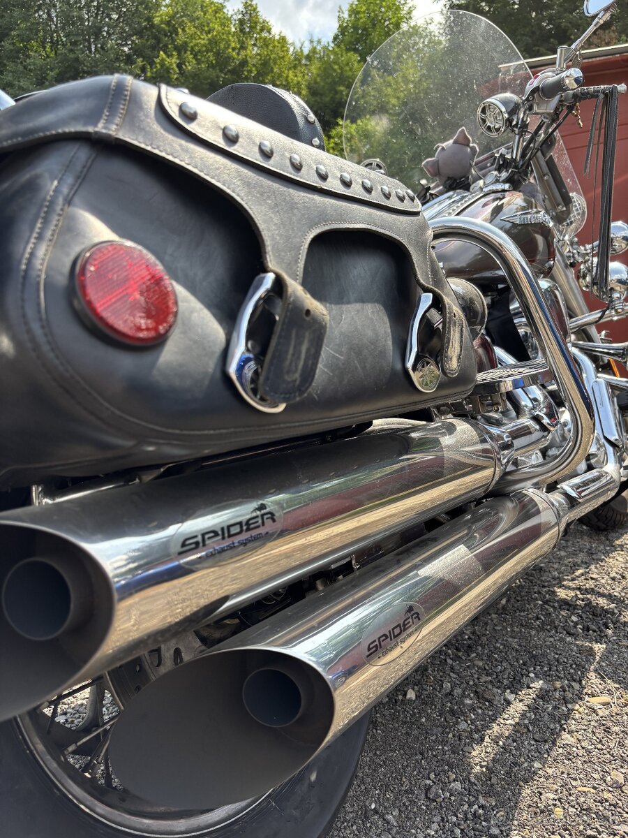 Yamaha XV1600 Road Star - 5