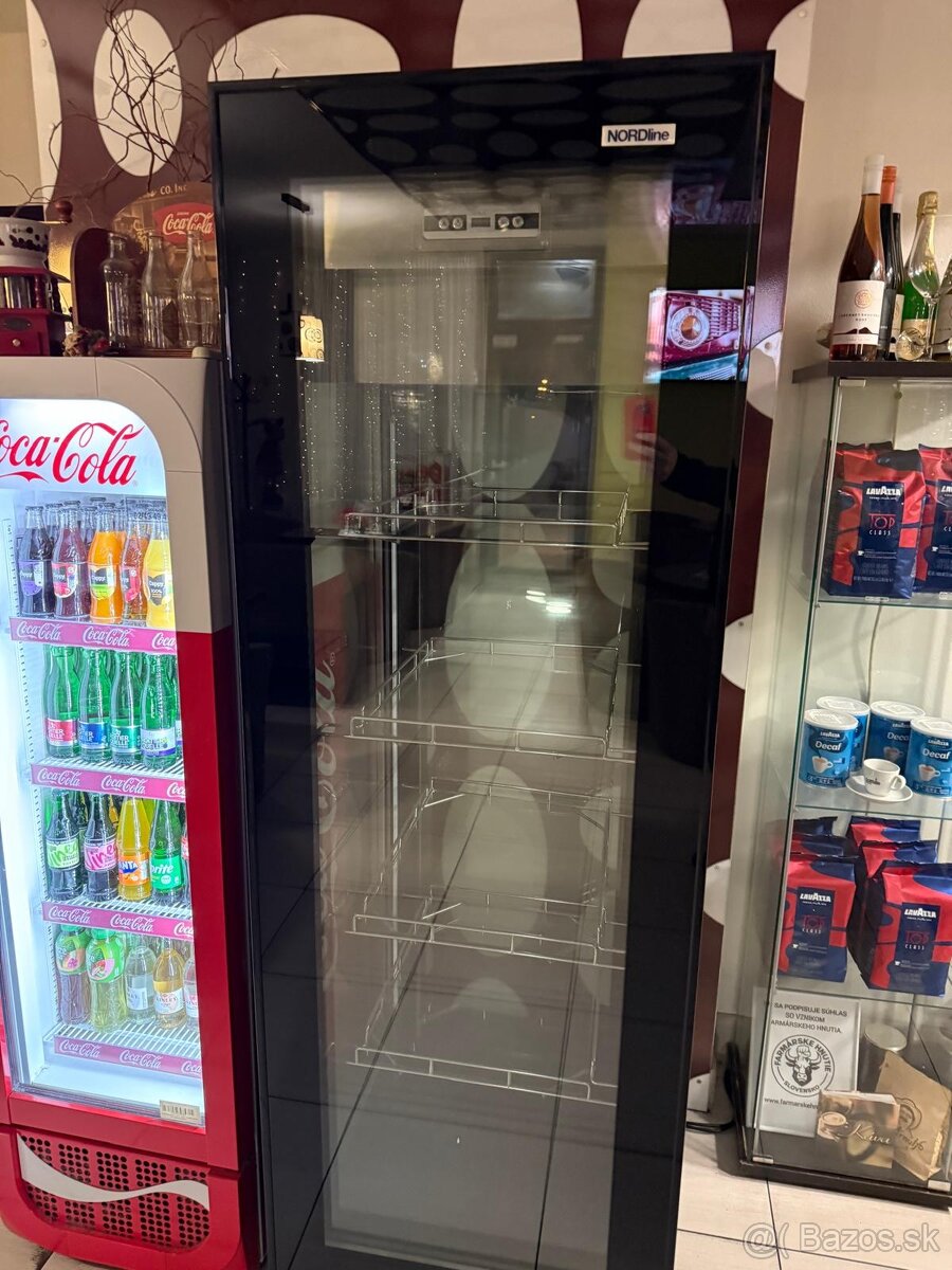 Chladiaca vitrína NORDline RT 400L-2 - 5