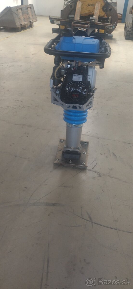 Vibračná noha - dusadlo WEBER - akciová cena - 5