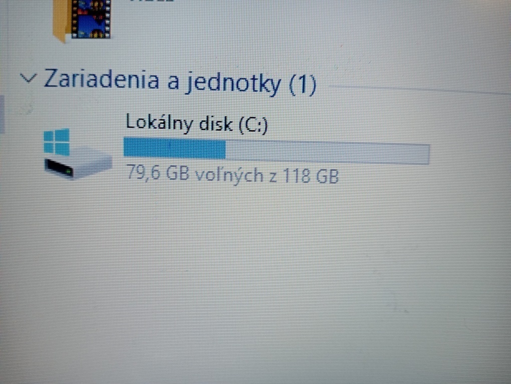 predám notebook DELL LATITUDE 3580 ,Intel core i5 7200u - 5