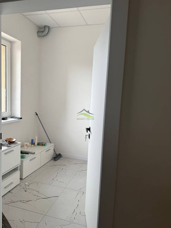 Úplne Nová kancelária v Sobranciach - na prenájom 60m2 - 5