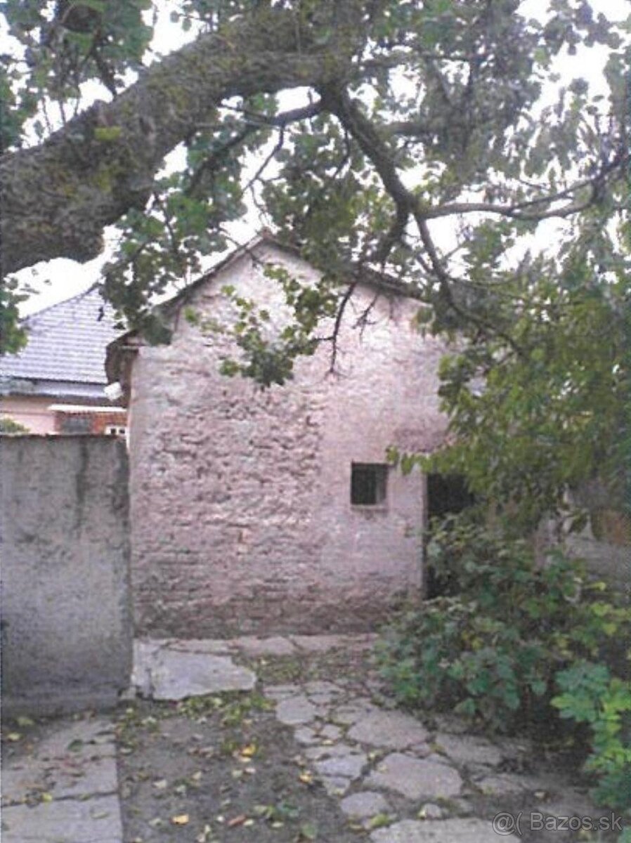 Rodinný dom - podpivničený so záhradou - 5