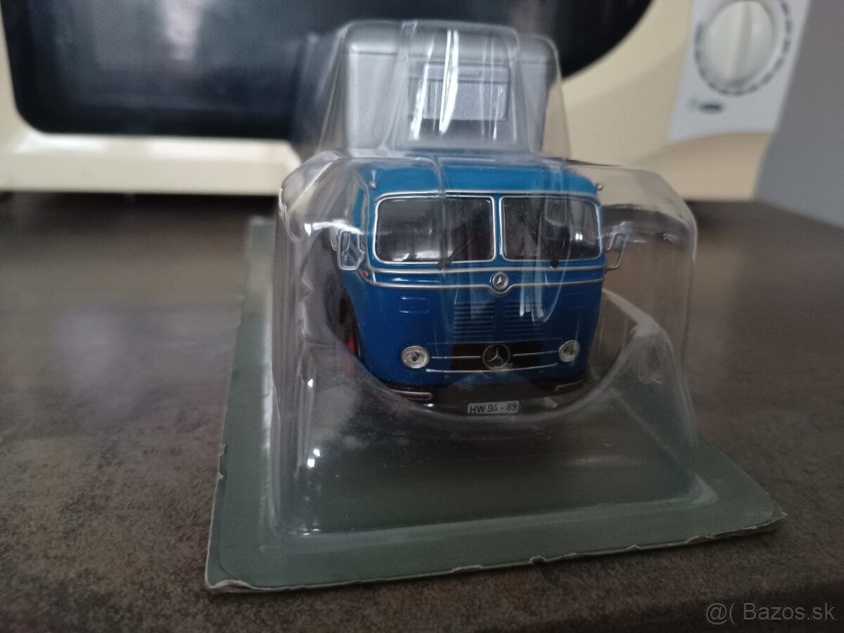 1:43 Mercedes Benz - 5