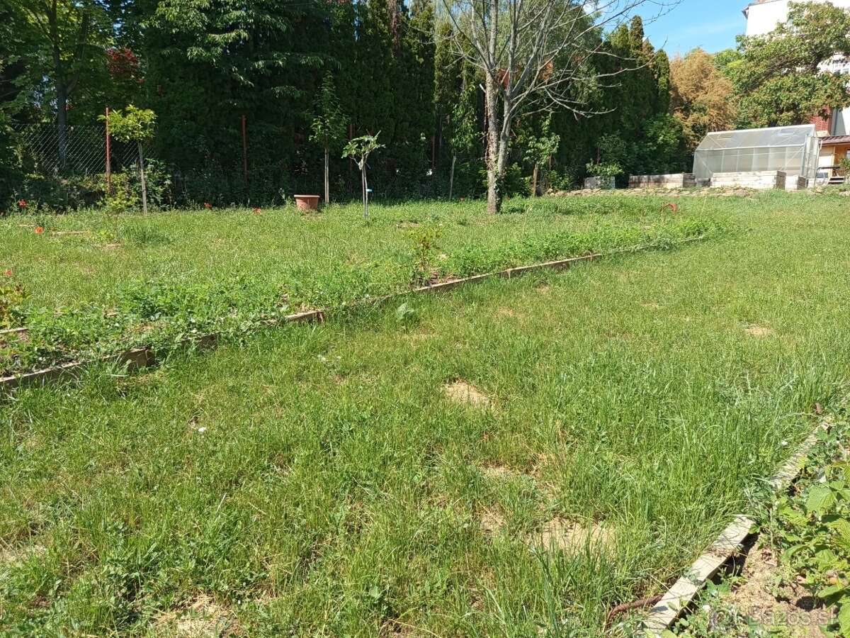 🏡🌿 STAVEBNÝ POZEMOK NA PREDAJ – CENTRUM OBCE LEVICE 🌿🏡 - 5