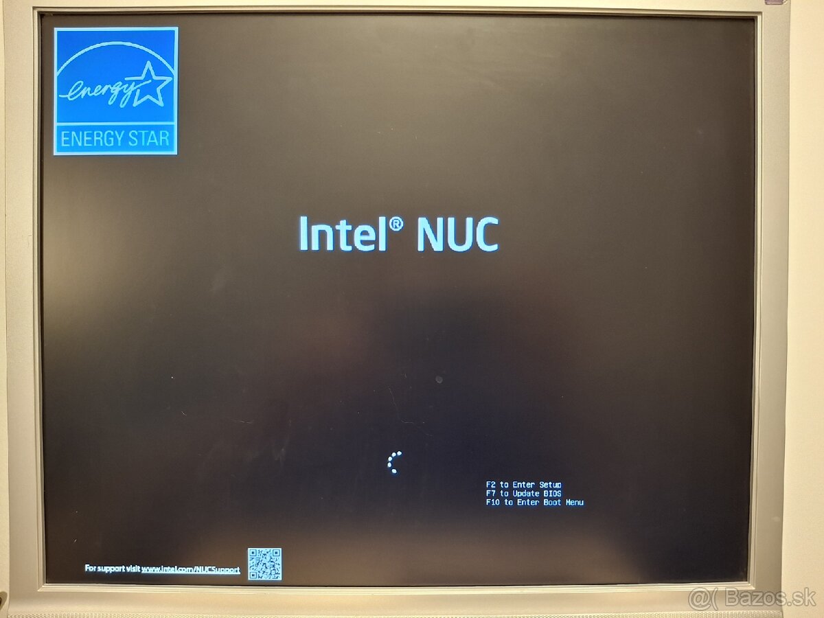 Intel NUC8IN - 5