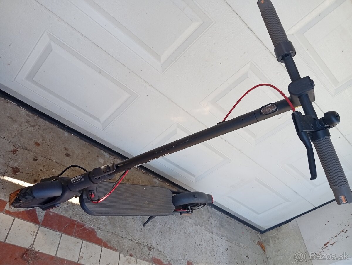 XIAOMI E SCOOTER (KOLOBEZKA) 4 A ESSENTIAL - 5