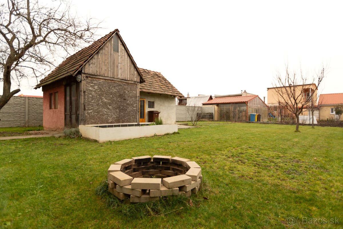 Kvalitne zrekonštruovaný dom vo Veľkých Kostoľanoch - 5