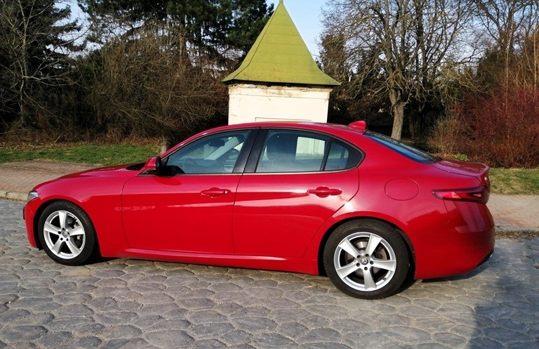 Alfa Romeo Giulia 2.2 Diesel 150ps MANUAL Q2 - 5