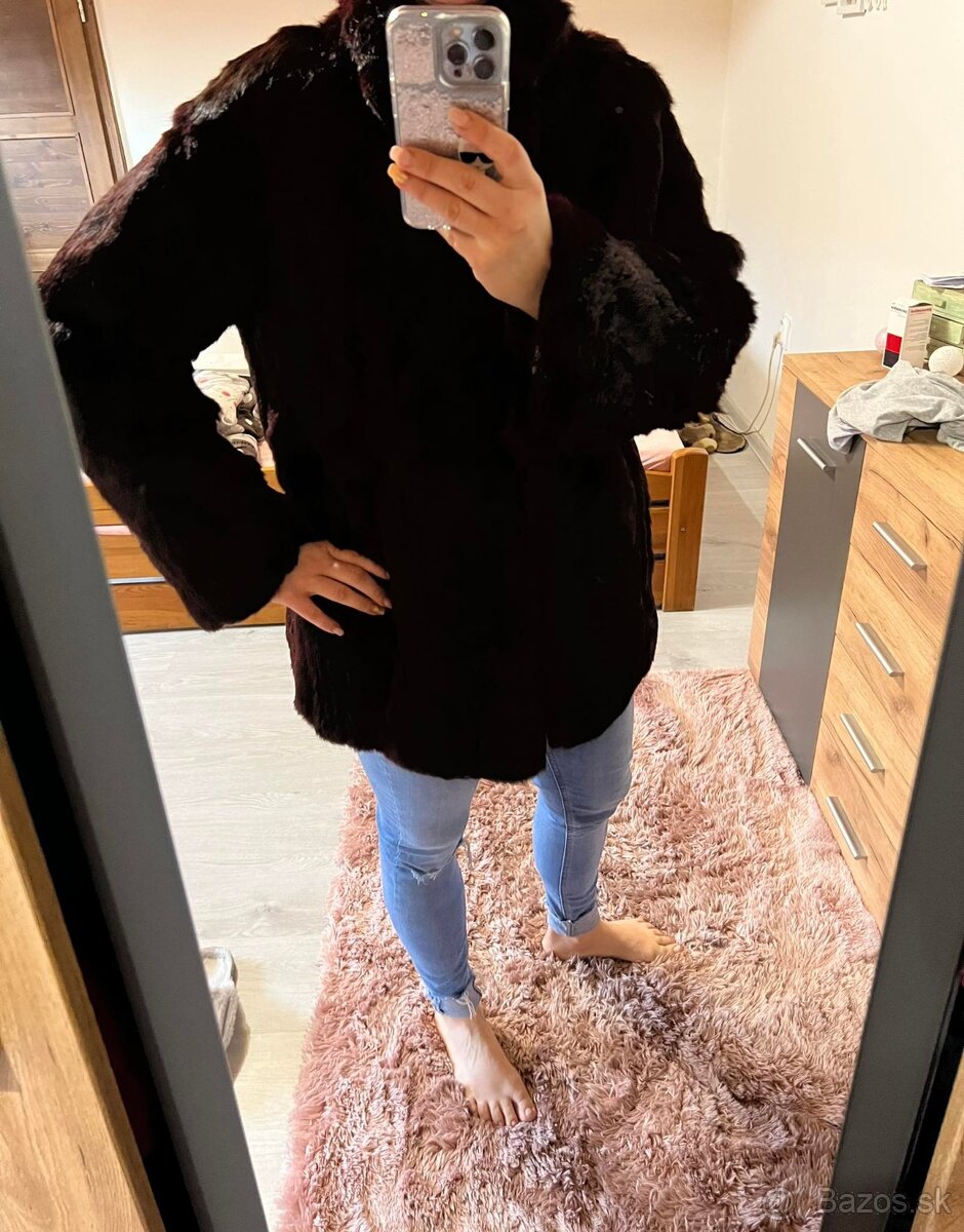 pravy kozusinovy kabat-kozuch v burgundy farbe - 5