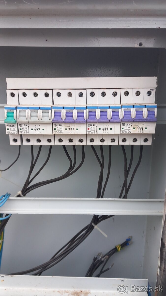 staveniskový rozvádzač - 5