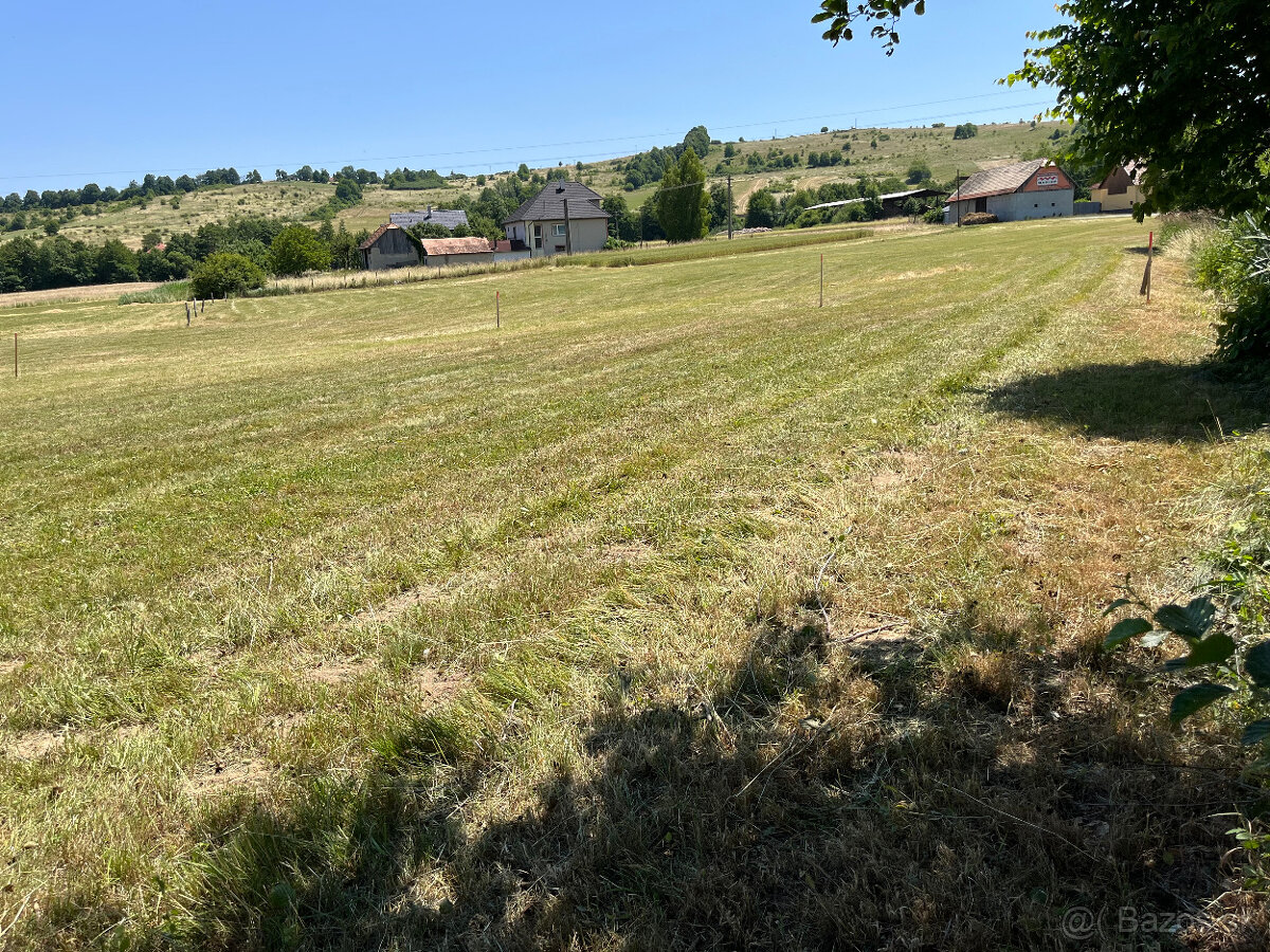 Rovinatý a slnečný stavebný pozemok v PIešti I., Detva - 5