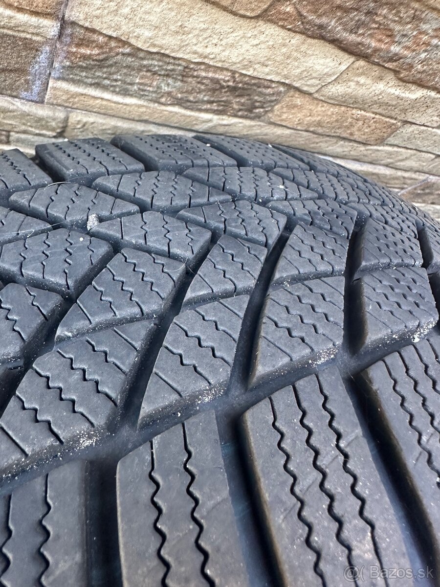 Zimná sada pneumatík s diskami DEZENT – stav ako nové - 5