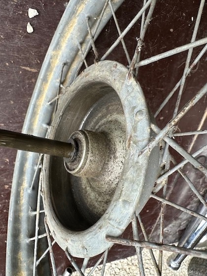 Predám predné koleso, stred kolesa JAWA 550 - 5