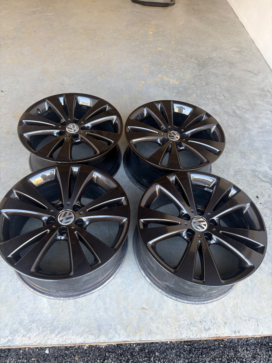 ZRENOVOVANE orig VW R18 - 5