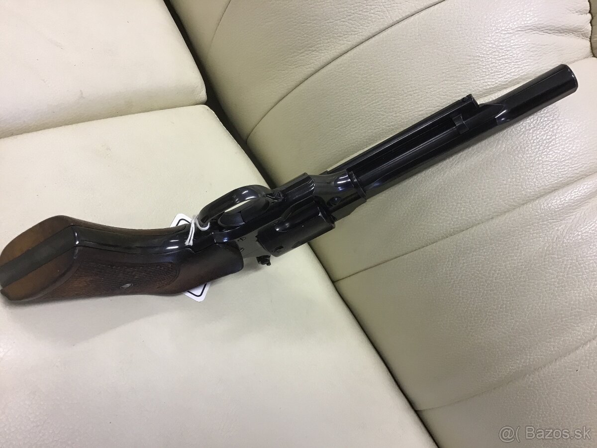 Revolver - 5