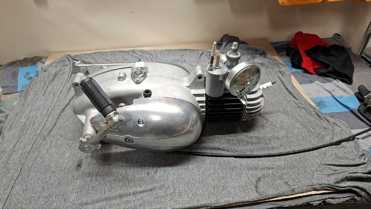 Motor jawa 555 - 5